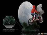 Iron Studios UNIVET47421-10 1/10 E.T. & Elliot Deluxe